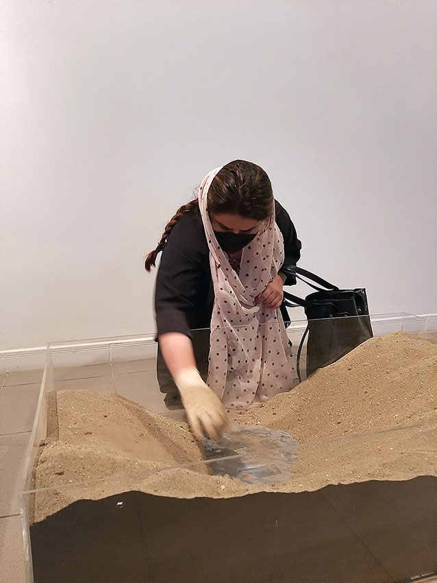 Pooneh Oshidari , Gavkhouni, 2021, Vista gallery, interactive installation, 200 x 130 x 30 cm In the memory of Gavkhouni lagoon in Iran, Vista gallery, Tehran